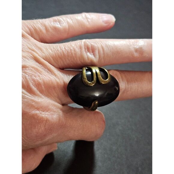 Unbranded Jewelry - **Last Chance!! Final Sale** Vintage gold tone oval onyx ring size 8